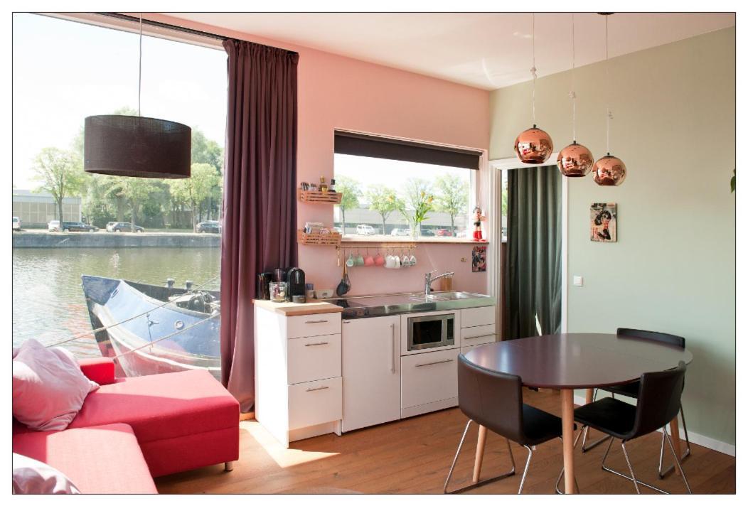 Private Guesthouse Bnb The Waterhouse Houseboat Amsterdam Exterior photo